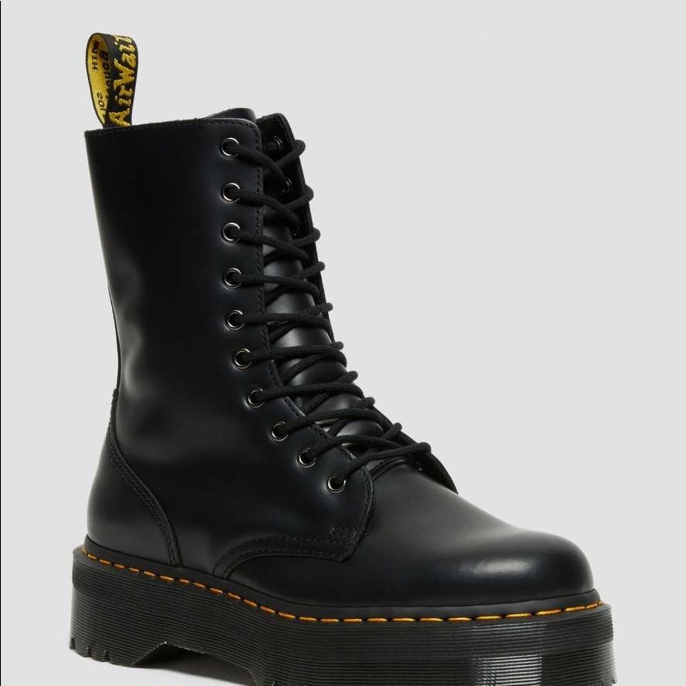 Doc Martens Jadon Platform boots (lightly worn)